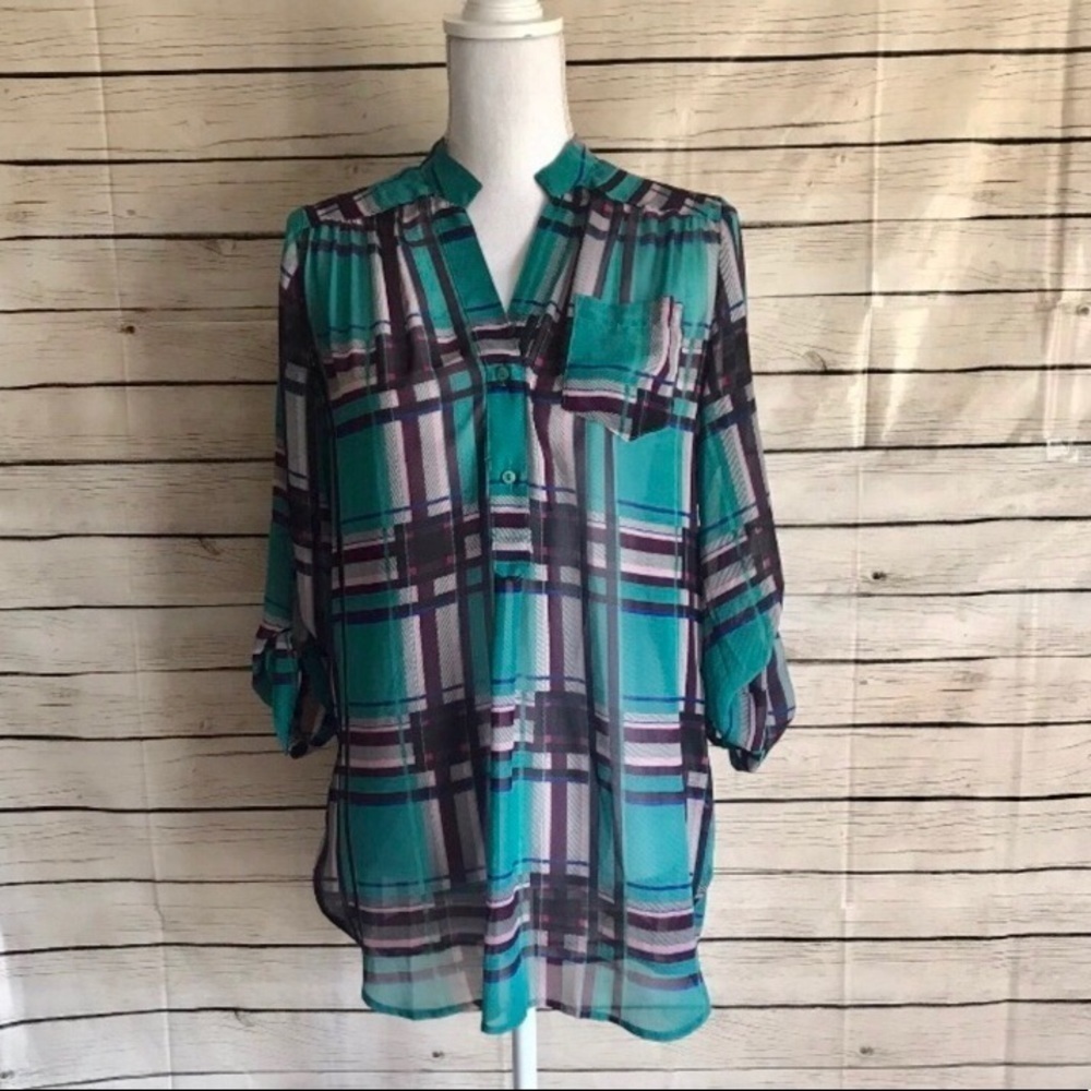 Francesca’s Collection Bird Cage Plaid Button Up Tunic